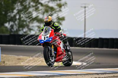 media/Apr-18-2025-TrackDaz (Fri) [[45f5874c44]]/B Group/Session 4 (Turn 6 - Outside)/
